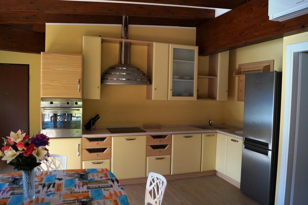 Ferienwohnung Residenza Andrea Olga Laglio Zimmer foto